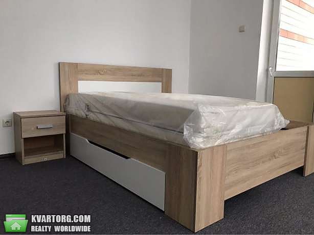 Rent out 3-room apartment. Киев,  Урловская — photo 3