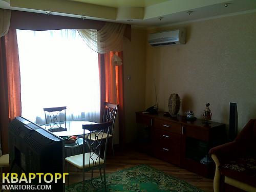 Rent out 2-room apartment. Киев, Жилянская — photo 2