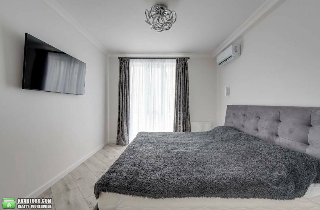 Rent out 2-room apartment. Киев,  Трутенко — photo 4