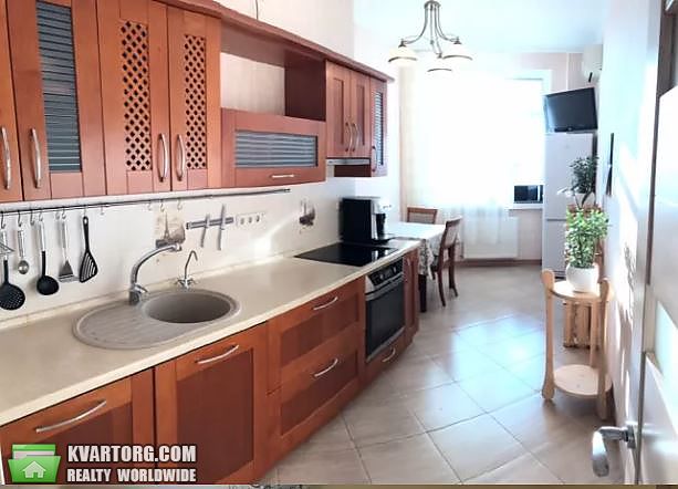 Rent out 2-room apartment. Киев,  Старонаводницкая — photo 1