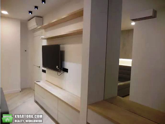 Rent out 3-room apartment. Киев,  Антоновича — photo 5