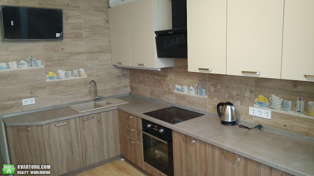 Rent out 1-room apartment. Киев,  Феодосийская — photo 1