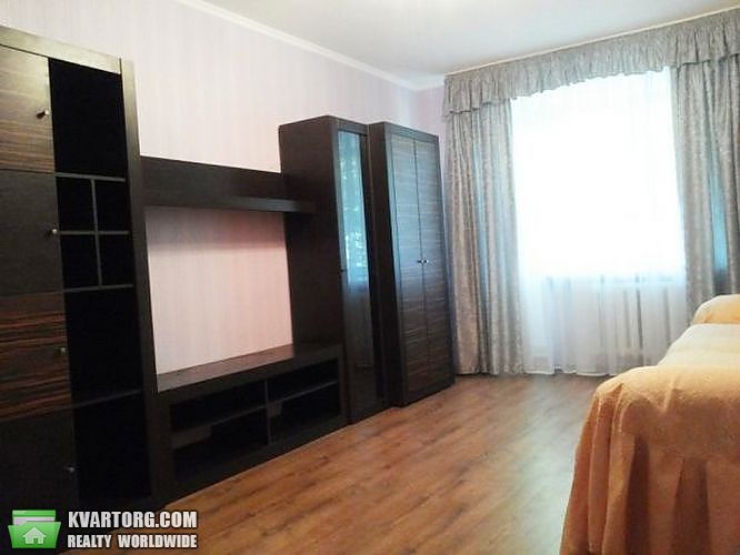 Rent out 2-room apartment. Киев,  Стадионная — photo 3