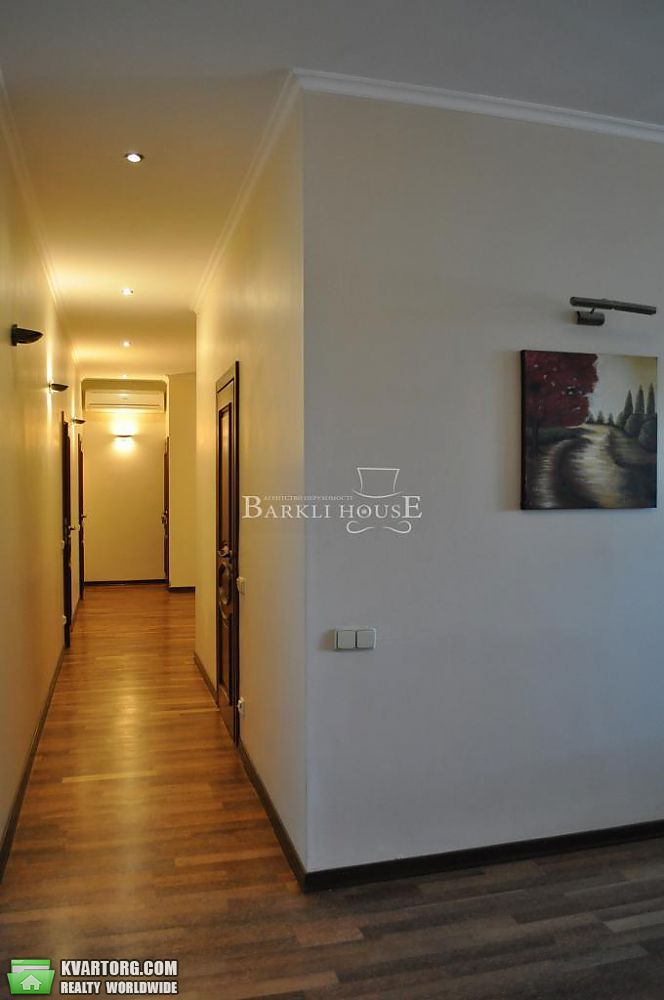 Rent out 3-room apartment. Киев,  Саксаганского — photo 9