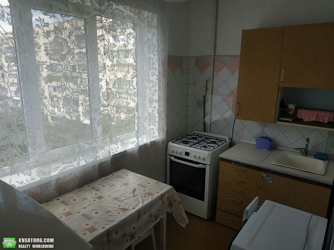 Rent out 1-room apartment. Киев,  Ватутина пр — photo 4