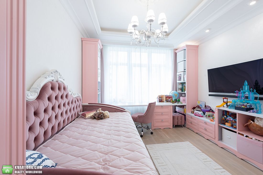 Rent out 4-room apartment. Киев, Драгомирова ул. — photo 2