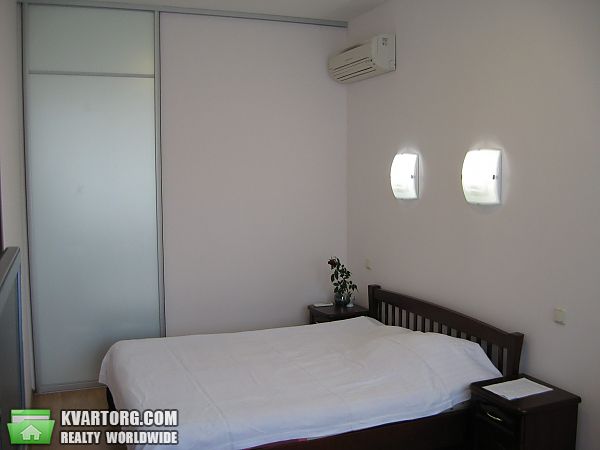 Rent out 2-room apartment. Днепропетровск,  Жуковского — photo 1