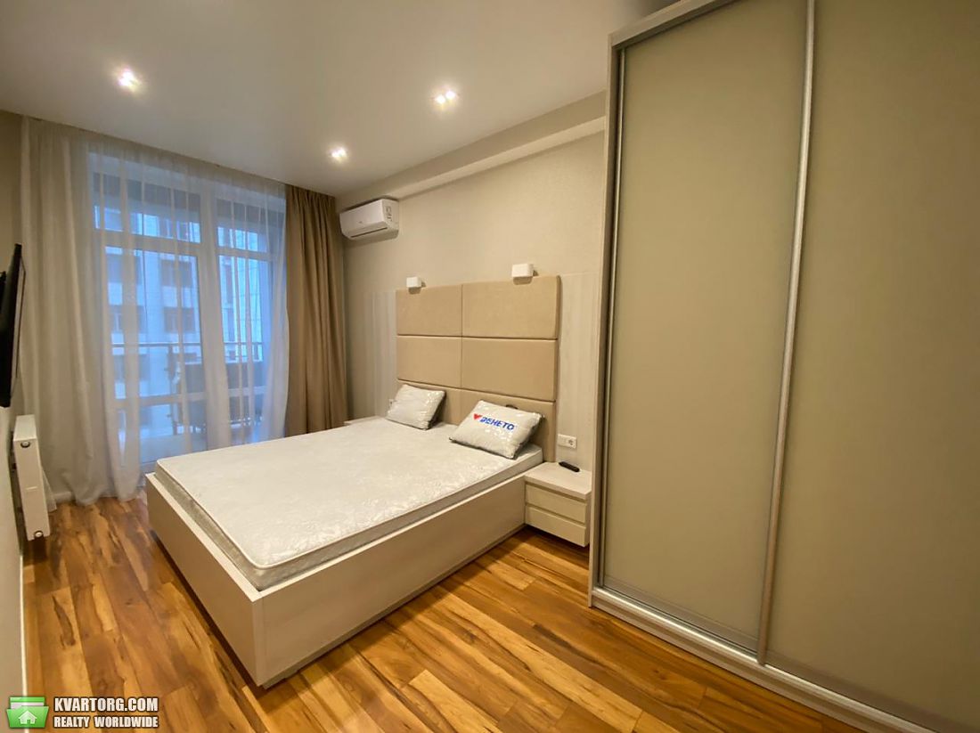 Sell 3-room apartment. Днепропетровск, Клары Цеткин — photo 2