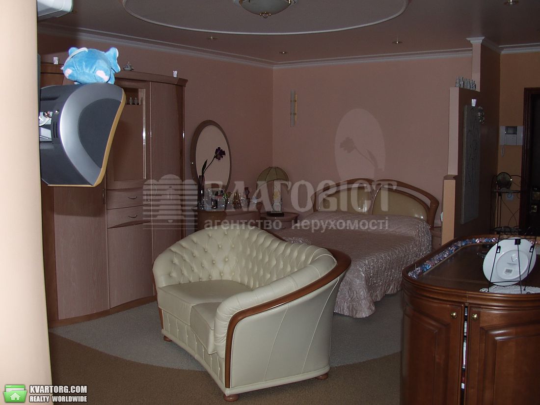 Rent out 1-room apartment. Киев,  Кловский спуск — photo 4