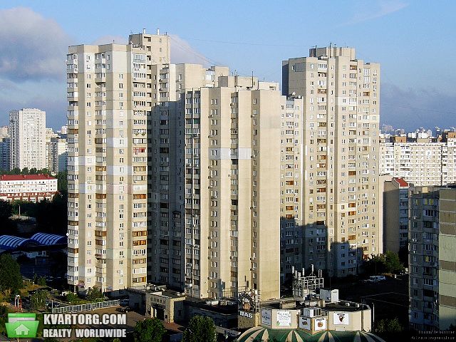 Rent out 3-room apartment. Киев, Декабристов — photo 1