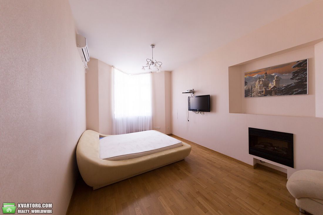 Rent out 2-room apartment. Киев,  Щорса — photo 4