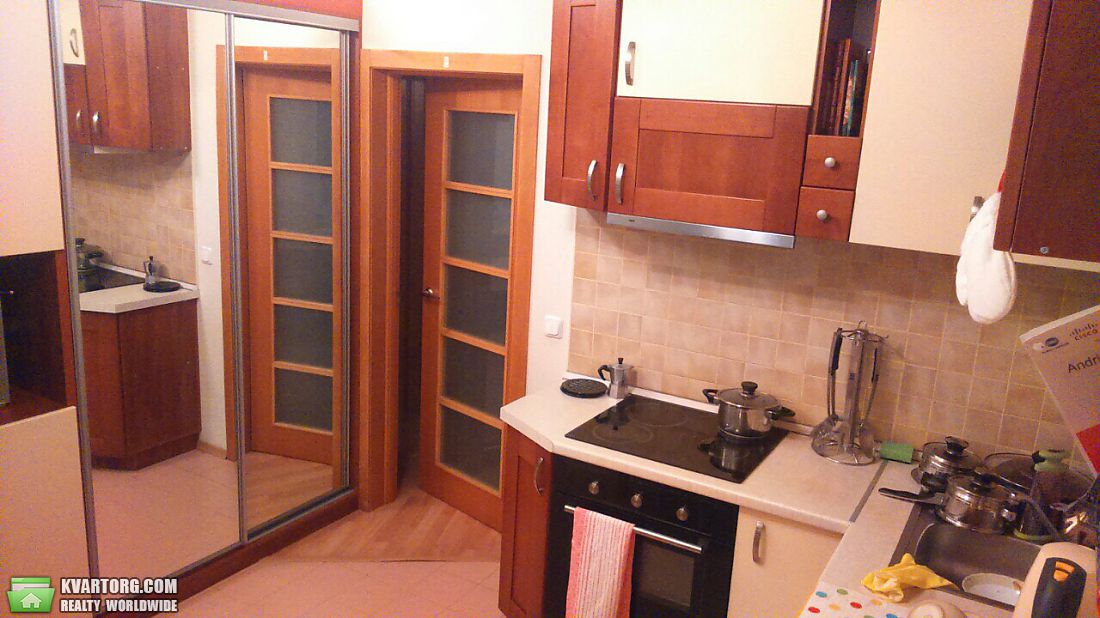 Rent out 1-room apartment. Киев,  Градинская — photo 1