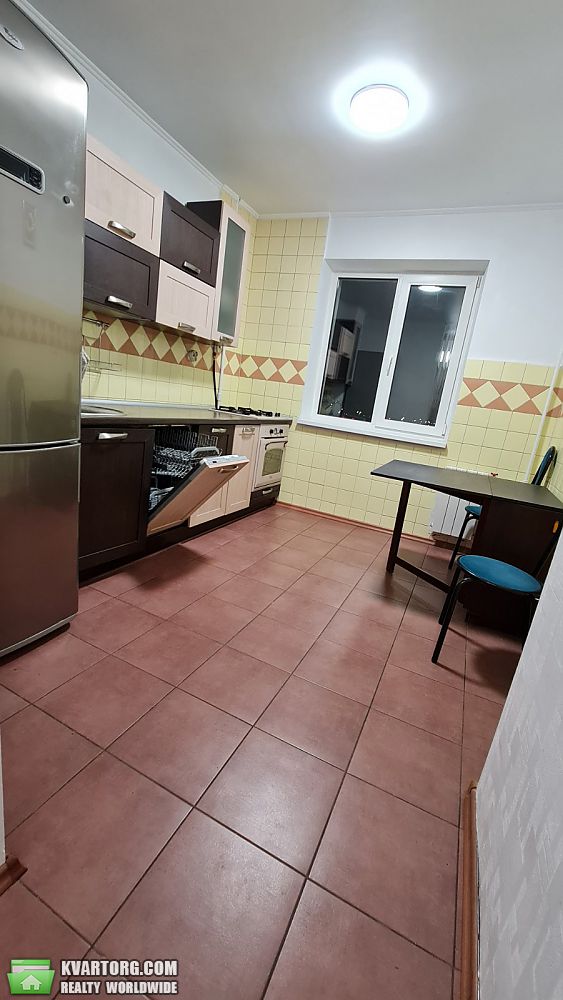 Rent out 2-room apartment. Киев, Вершигоры Петра ул. — photo 4