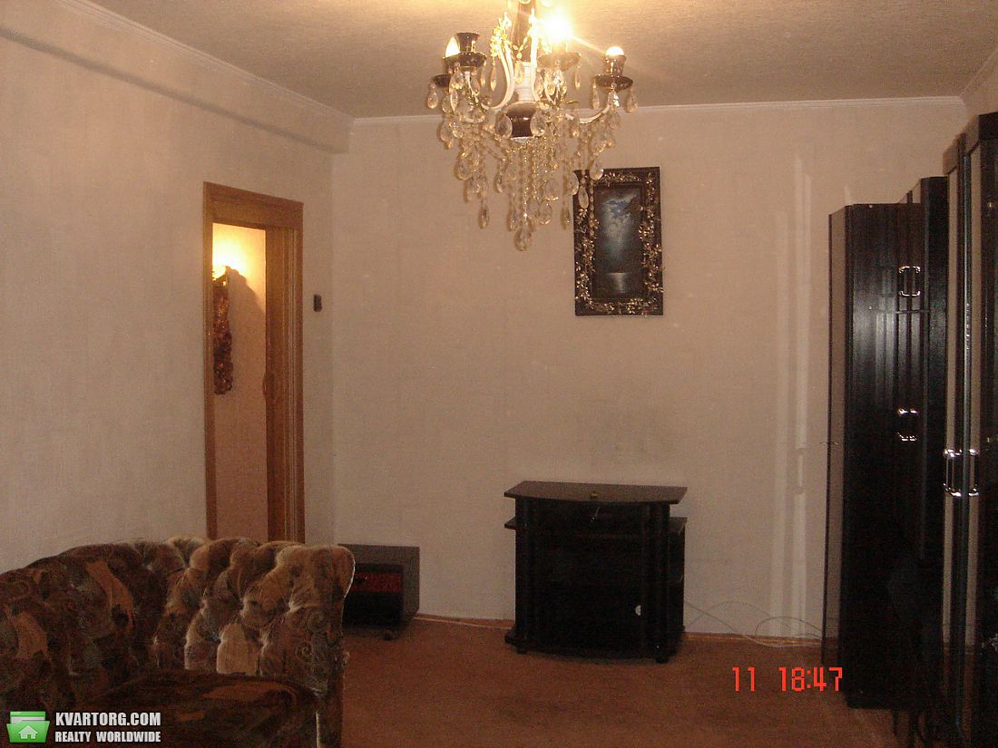 Rent out 2-room apartment. Киев,  Шамрыло — photo 1