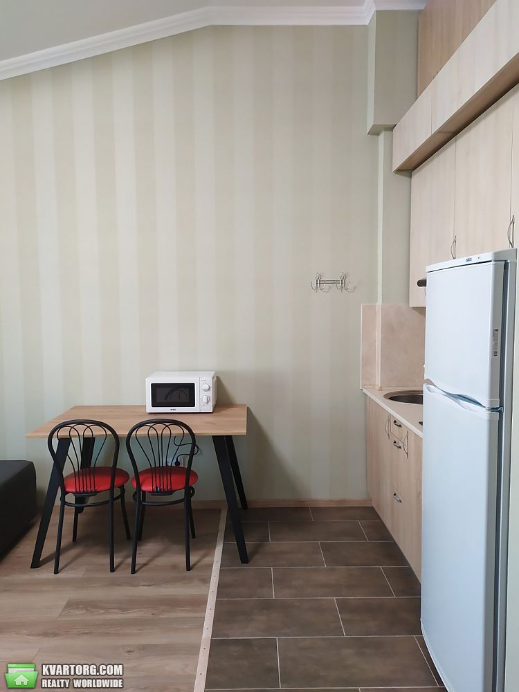Rent out 1-room apartment. Киев, Червоноткацька — photo 3