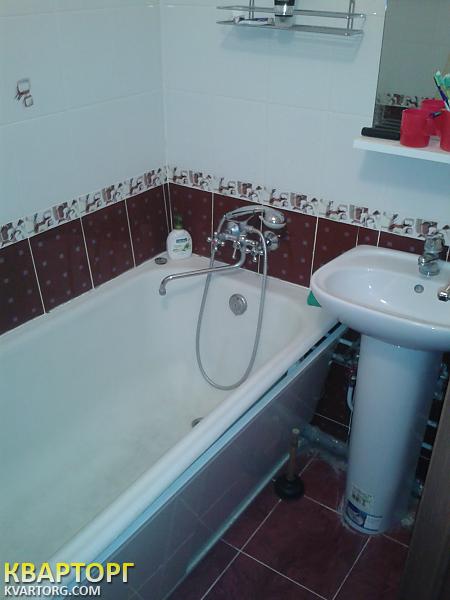 Rent out 2-room apartment. Киев,  Вишни — photo 2
