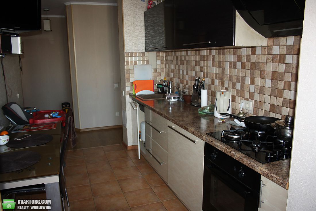 Sell 3-room apartment. Киев,  Радужная — photo 8