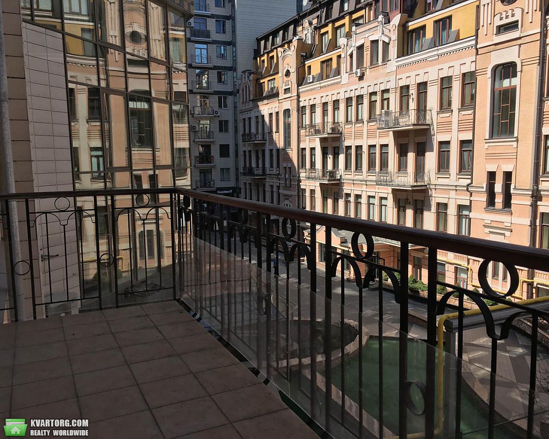 Rent out 4-room apartment. Киев,  Большая Житомирская — photo 10