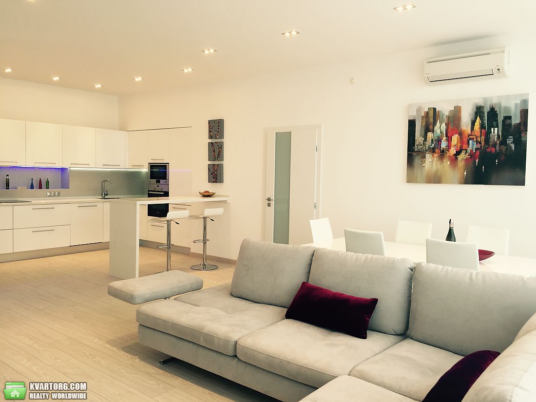 Rent out 3-room apartment. Киев,  Щорса — photo 2