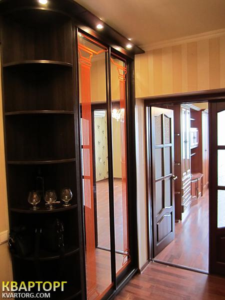 Rent out 2-room apartment. Киев,  Львовская — photo 4