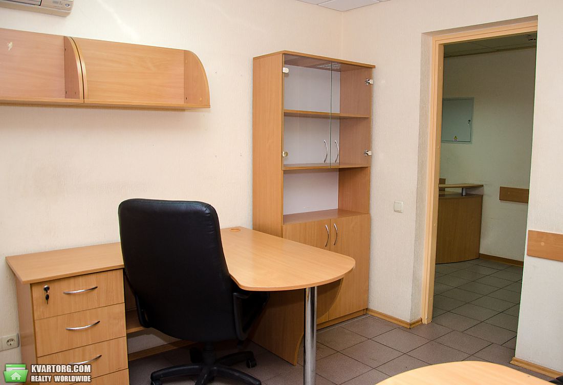 Rent out office. Киев,  Липская — photo 1