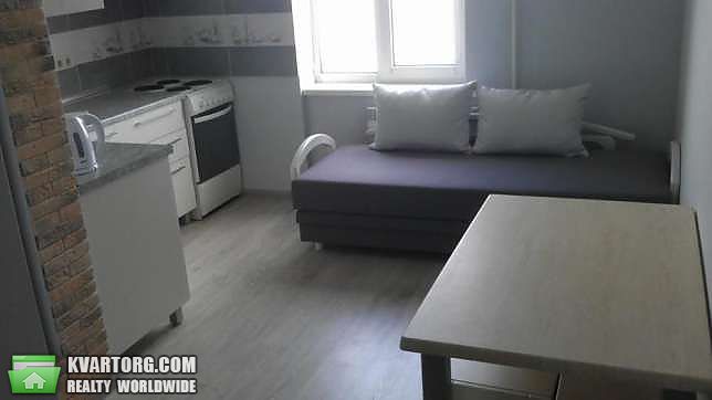 Rent out 1-room apartment. Киев,  Вишняковская — photo 1