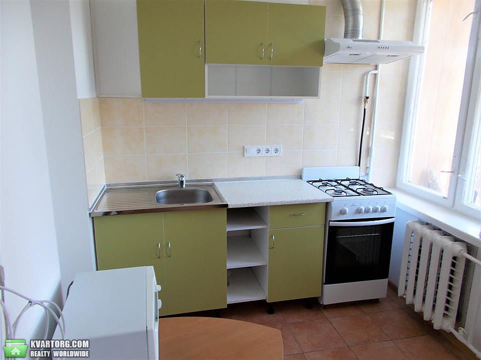 Rent out 1-room apartment. Киев,  Львовская — photo 1