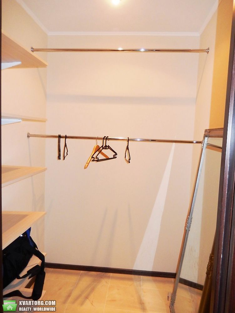 Rent out 2-room apartment. Киев,  Просвещения — photo 8
