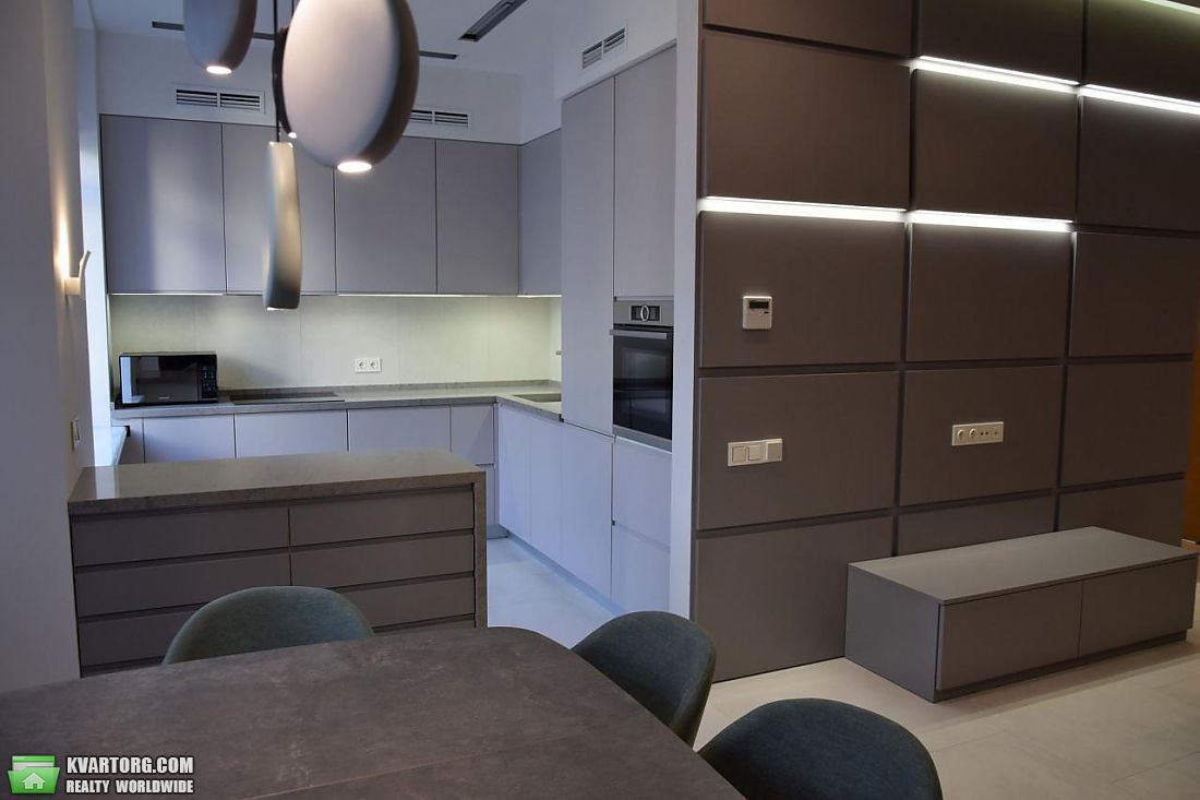Rent out 3-room apartment. Киев,  Малоподвальная — photo 3