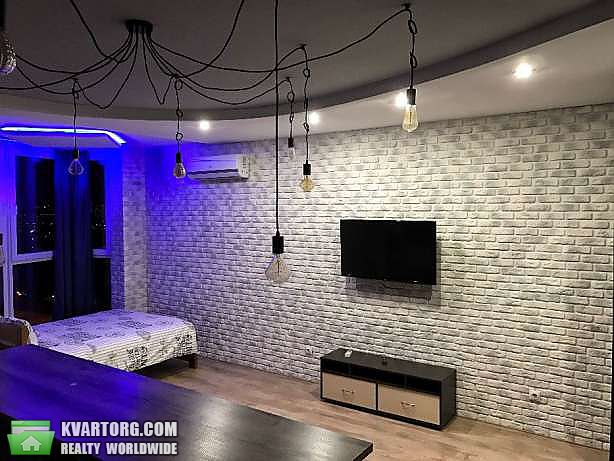 Rent out 1-room apartment. Киев,  Драгоманова — photo 1