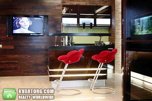 Rent out 4-room apartment. Днепропетровск, Набережная Ленина — photo 1