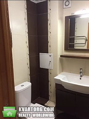 Rent out 2-room apartment. Киев,  Свободы пр — photo 3