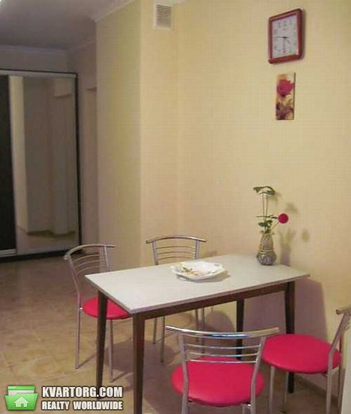 Rent out 2-room apartment. Киев,  Героев Днепра — photo 2