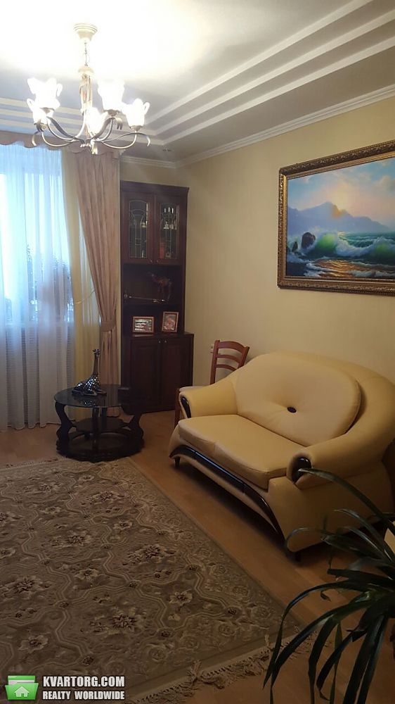 Rent out 3-room apartment. Киев,  Автозаводская — photo 3
