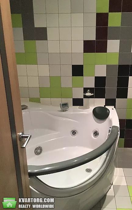 Rent out 3-room apartment. Киев,  Липовая — photo 1