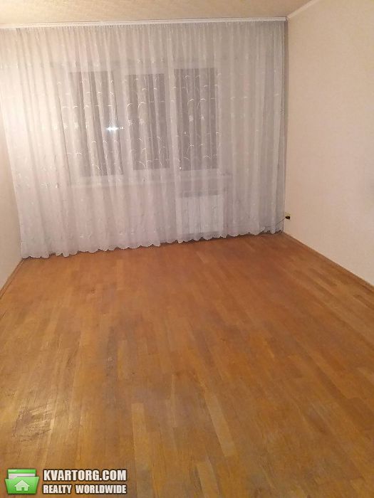 Rent out 3-room apartment. Киев,  Героев Днепра — photo 3