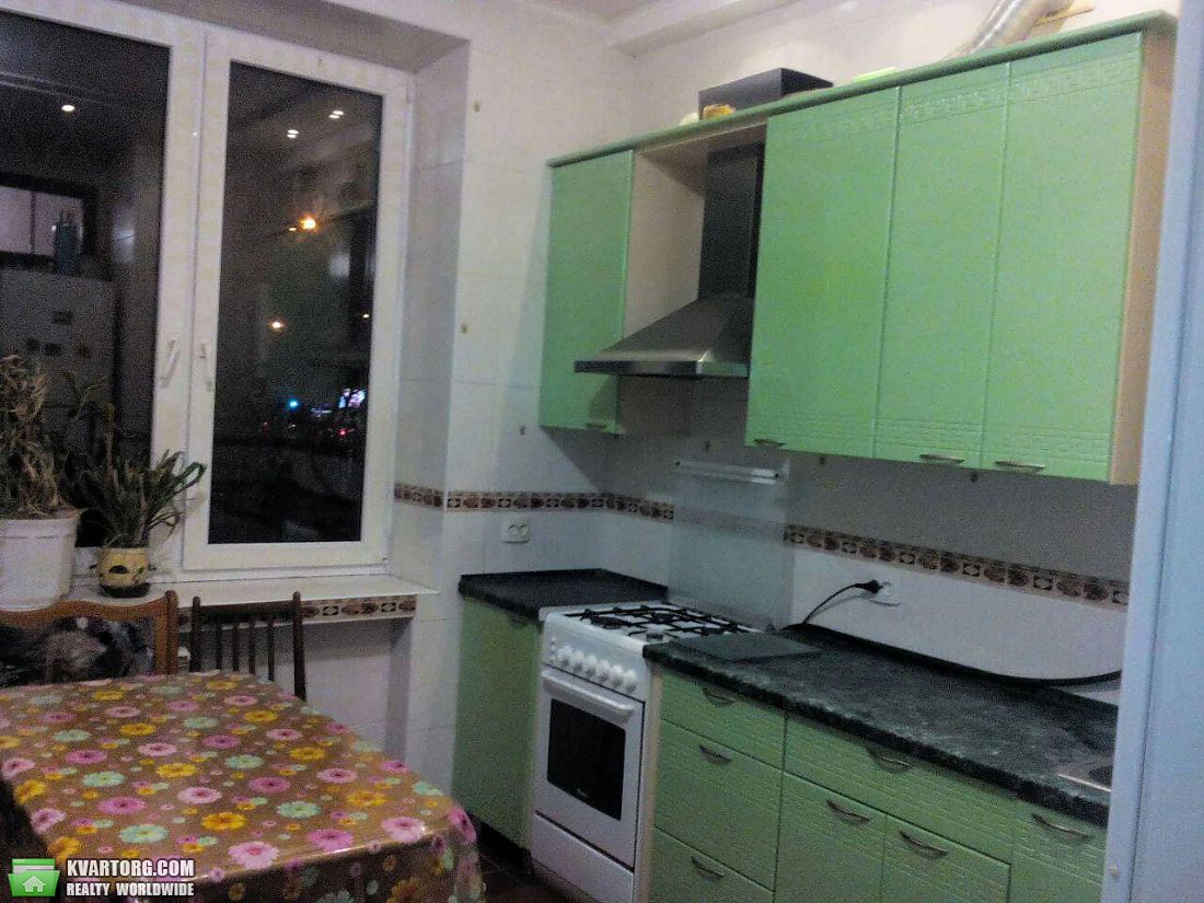 Rent out 1-room apartment. Киев,  Кутузова — photo 2