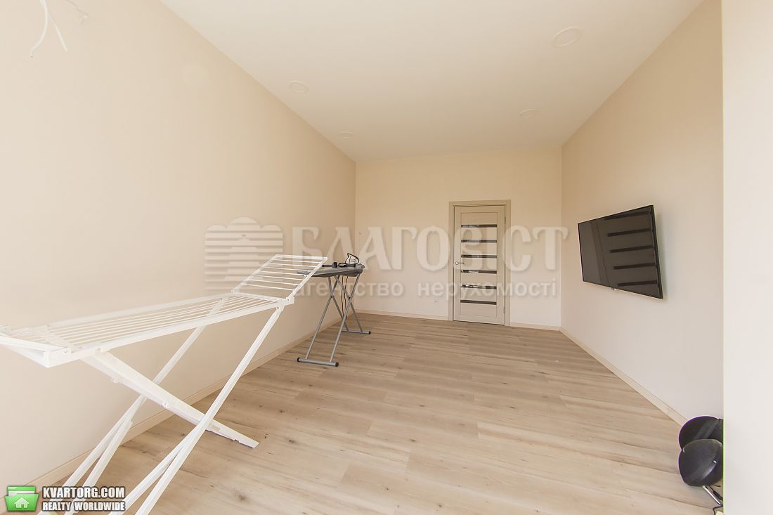 Rent out 2-room apartment. Киев,  Саперное поле — photo 4