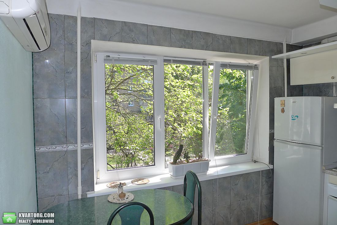 Rent out 2-room apartment. Киев, Перова — photo 1