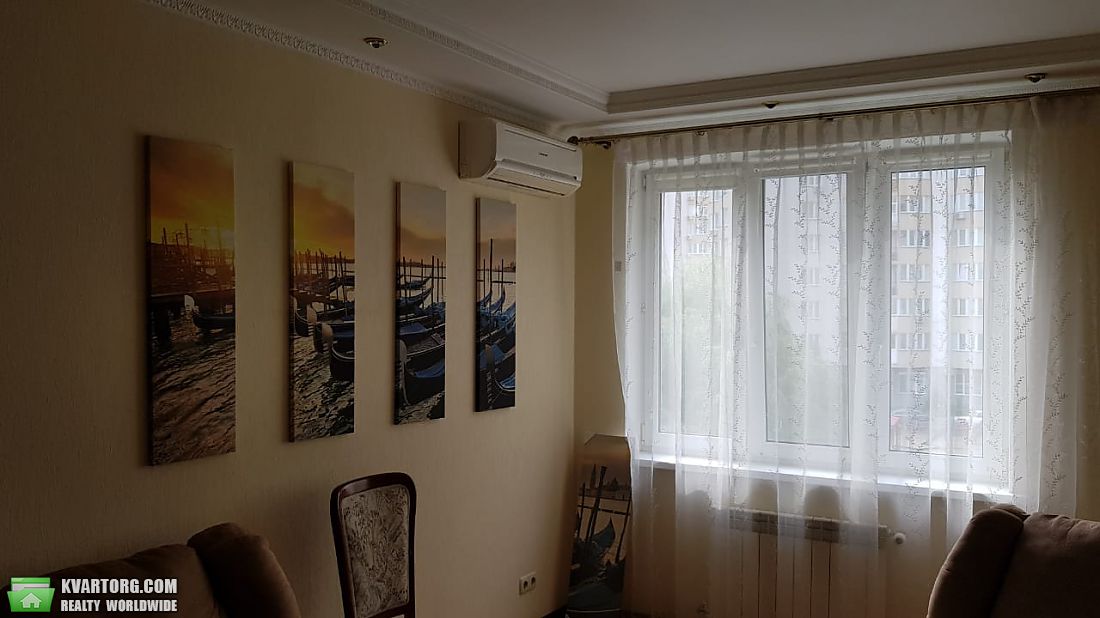 Rent out 3-room apartment. Киев,  Урловская — photo 3
