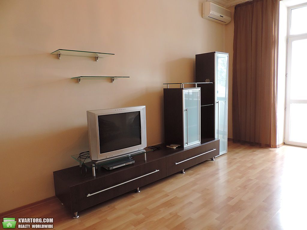 Rent out 3-room apartment. Киев,  Шелковичная — photo 4