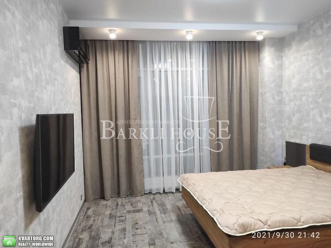 Rent out 2-room apartment. Киев,  Саперное поле — photo 5
