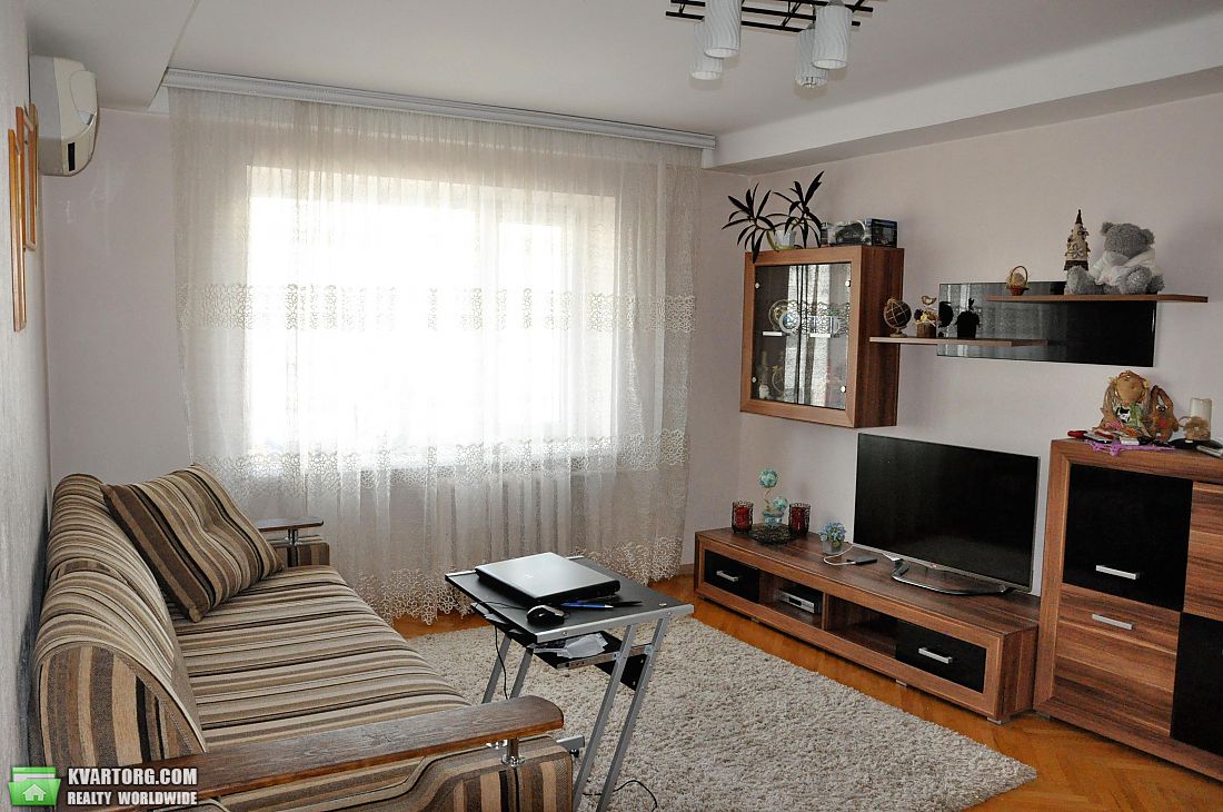 Sell 3-room apartment. Киев,  Победы пр — photo 1