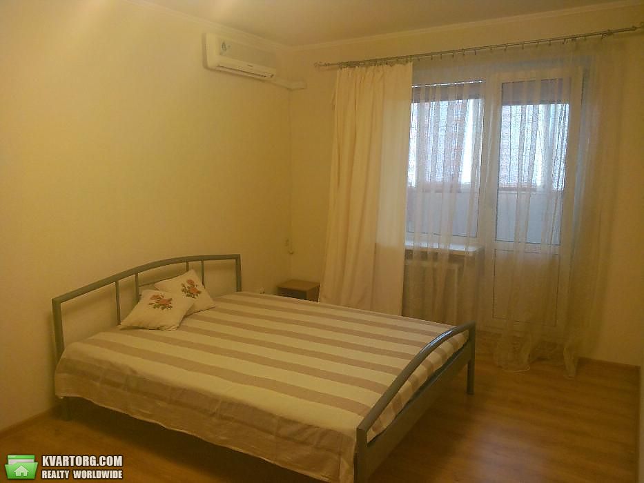 Sell 2-room apartment. Киев,  Урловская — photo 1