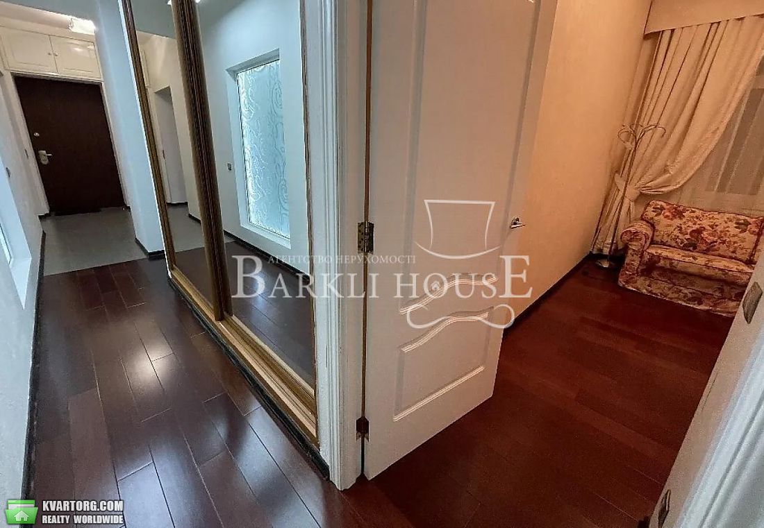 Rent out 3-room apartment. Киев,  Шелковичная — photo 8
