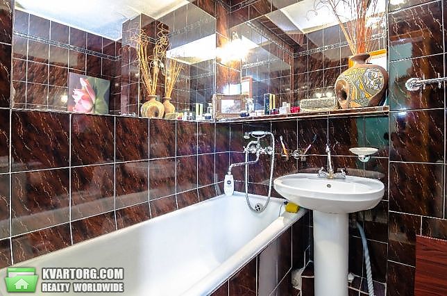 Rent out 3-room apartment. Киев,  Жмеринская — photo 8