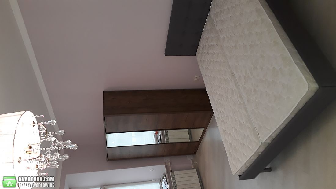 Rent out 3-room apartment. Киев,  Малоподвальная — photo 2