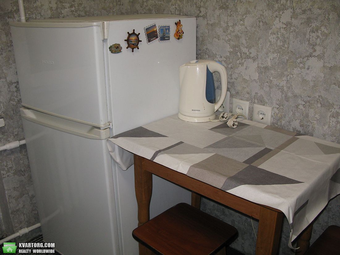 Rent out 1-room apartment. Киев, Вереснева — photo 3