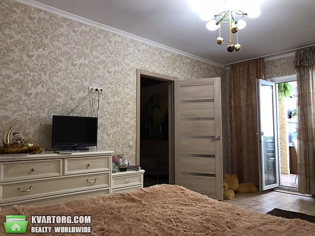 Sell 4-room apartment. Киев,  Ирпенская — photo 1