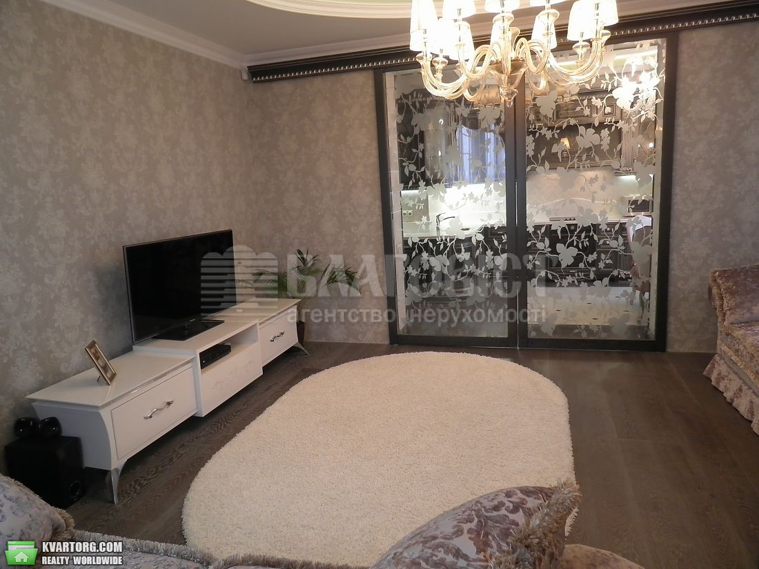 Rent out 3-room apartment. Киев,  Дмитриевская — photo 3